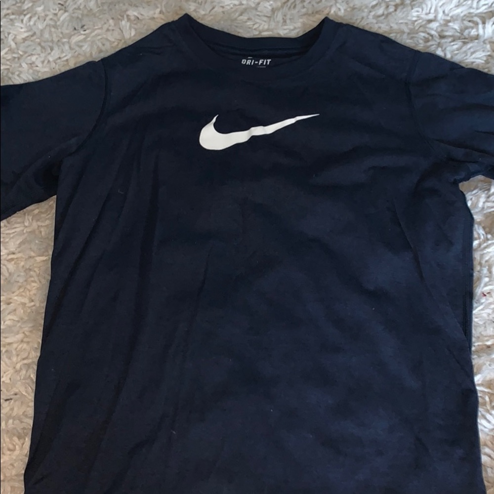 Dark blue Nike dri-fit tee